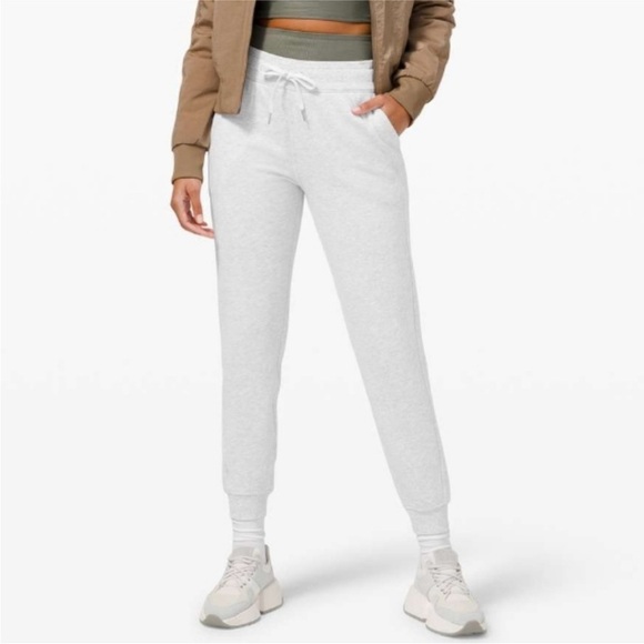 Lululemon Scuba High-Rise Jogger Heathered Core Ultra Light Grey Size 8 - Picture 3 of 10